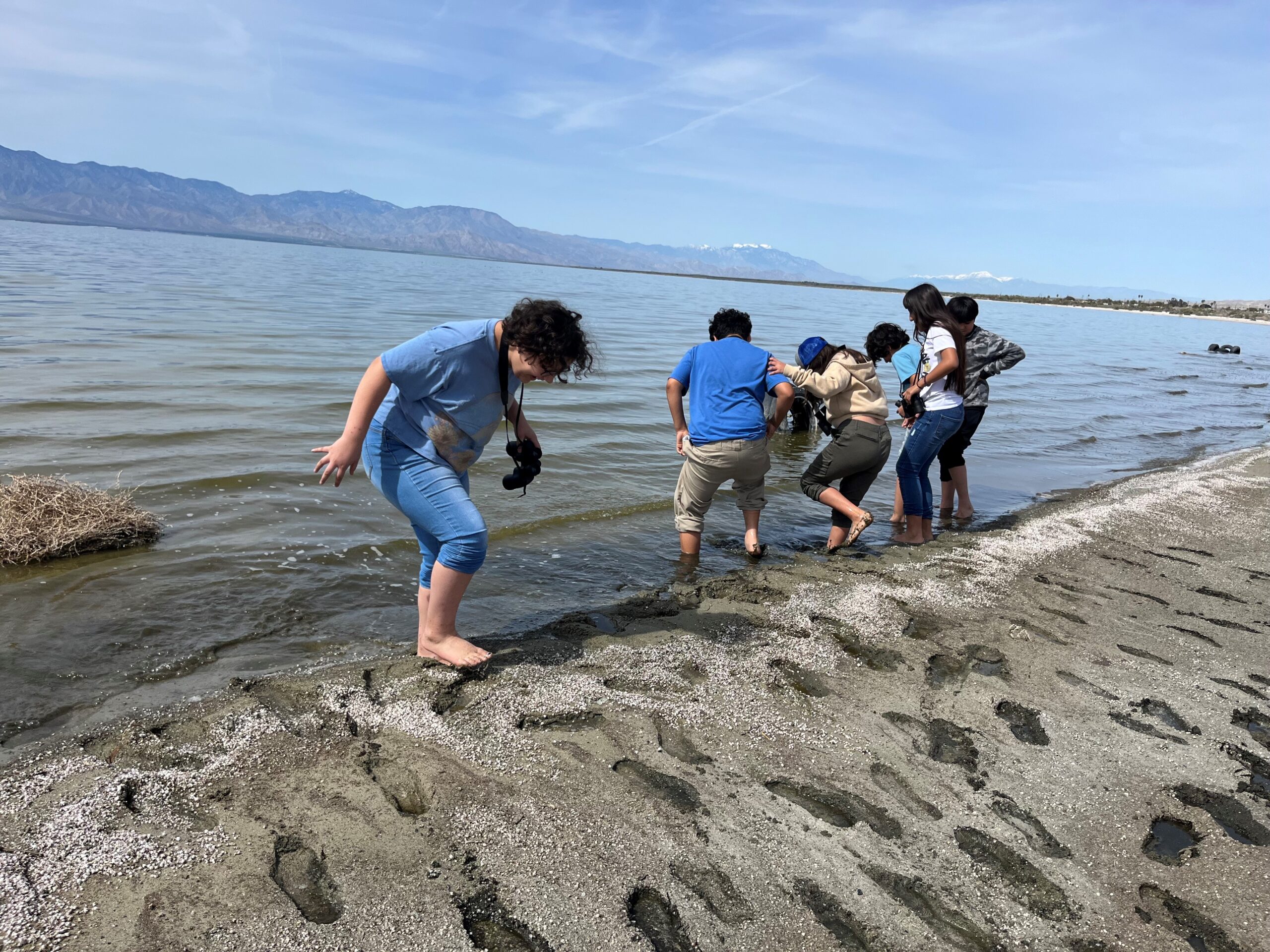 ASPIRE CVD 2 Children play on the shore